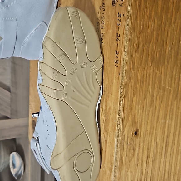 Size 9 LDECK ankle bootie one blue one pink you choose. - Picture 6 of 7